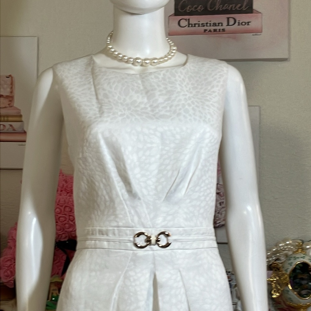 Tahari Arthur S. Levine White Jacquard Dress Faux Accent Belt Gold Buckle Sz. 12